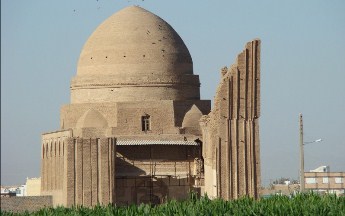 آرامگاه لقمان بابا سرخس